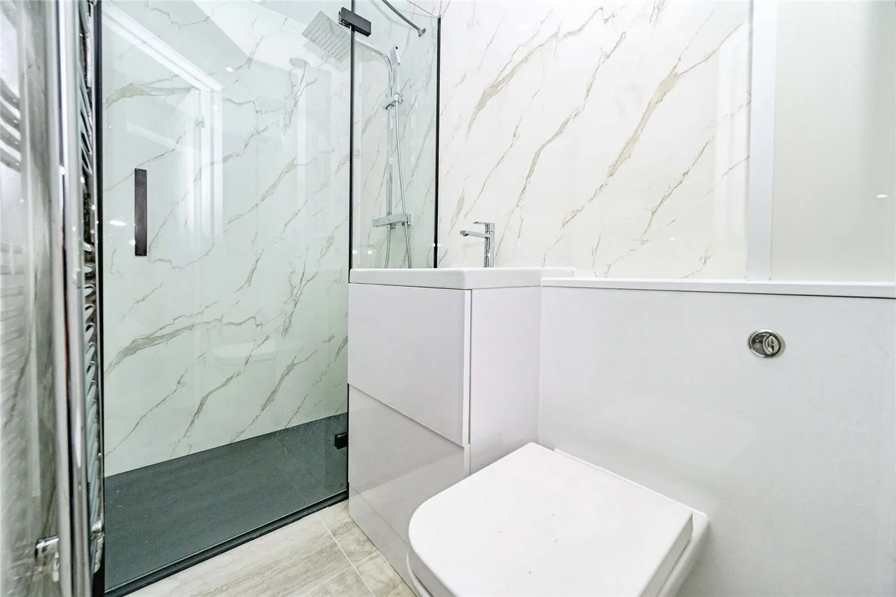 Blackthorn Drive, Luton, LU2, photo 12