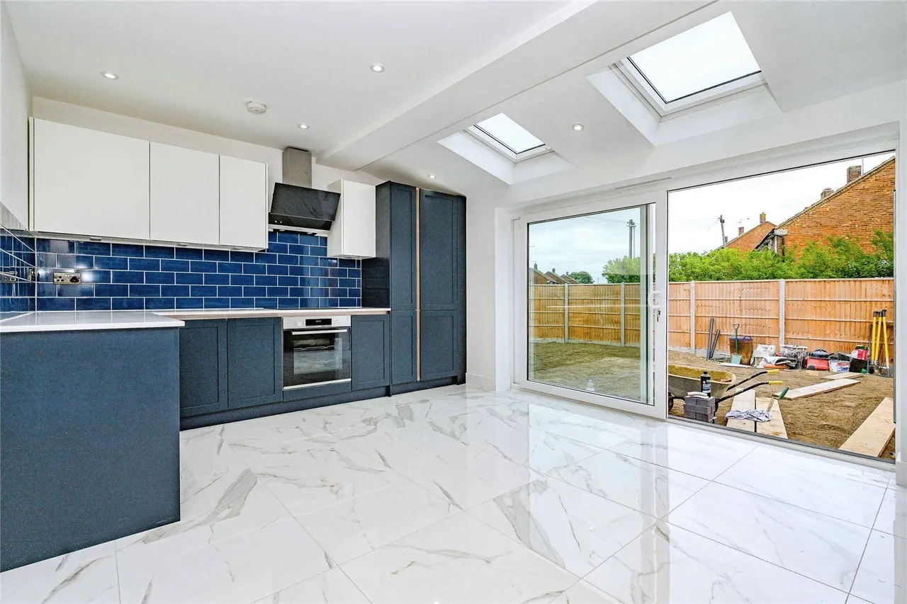 Blackthorn Drive, Luton, LU2, photo 5