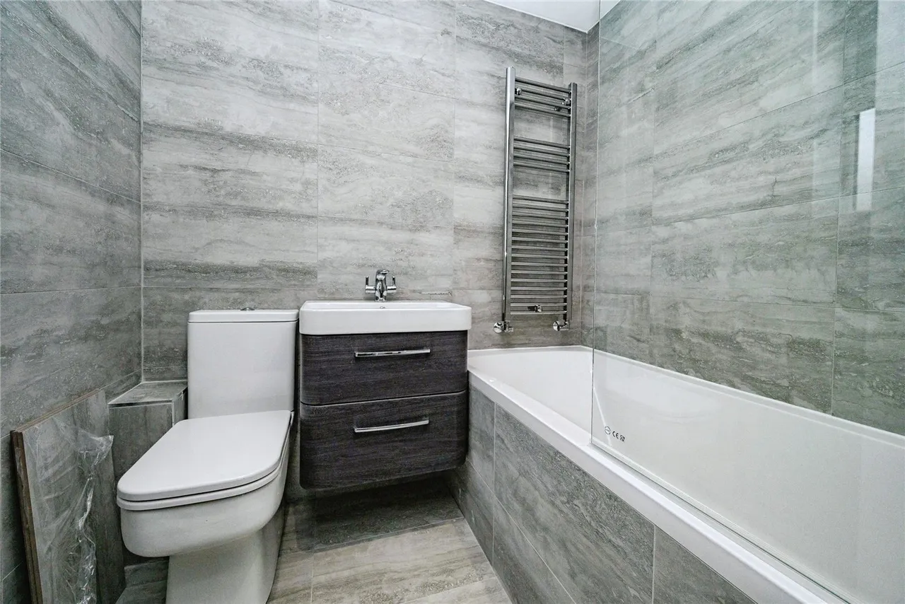 Blackthorn Drive, Luton, LU2, photo 3
