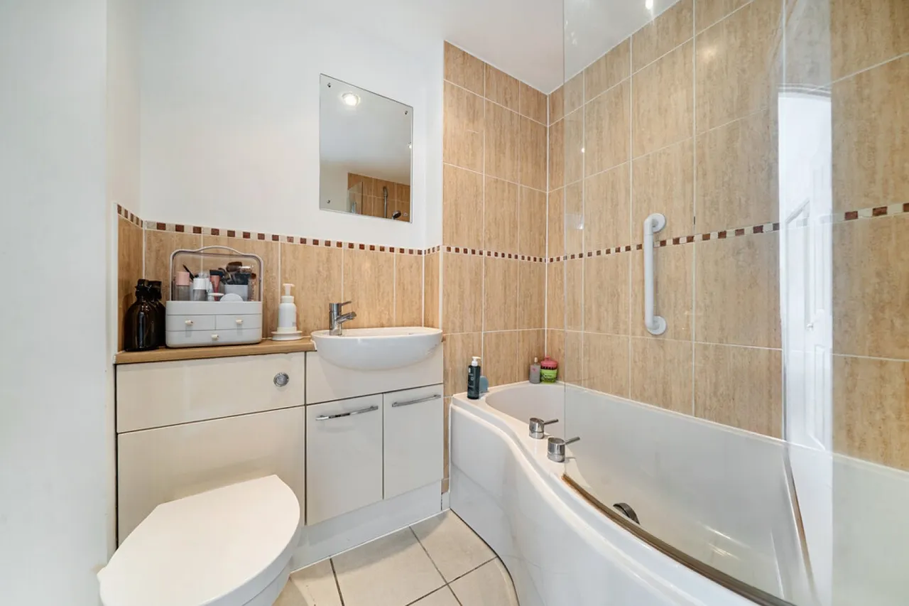 Sherfield Park, RG27, photo 9