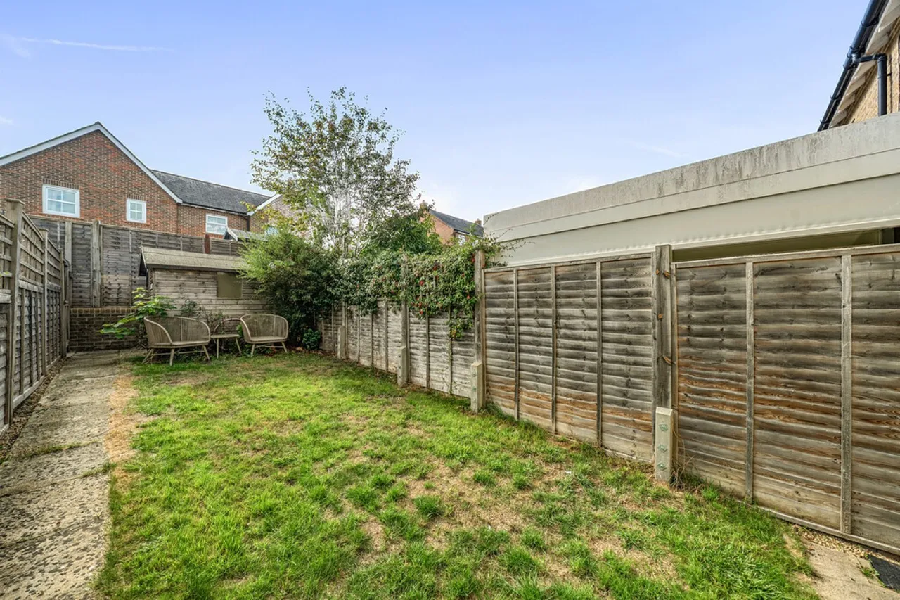 Sherfield Park, RG27, photo 10