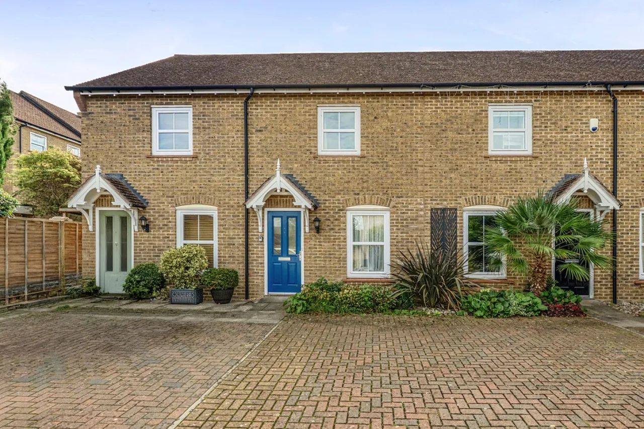 2 bed house for sale, Sherfield Park, RG27
