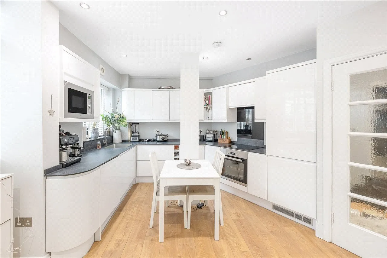 Pembroke Road, Kensington, London, W8, photo 5