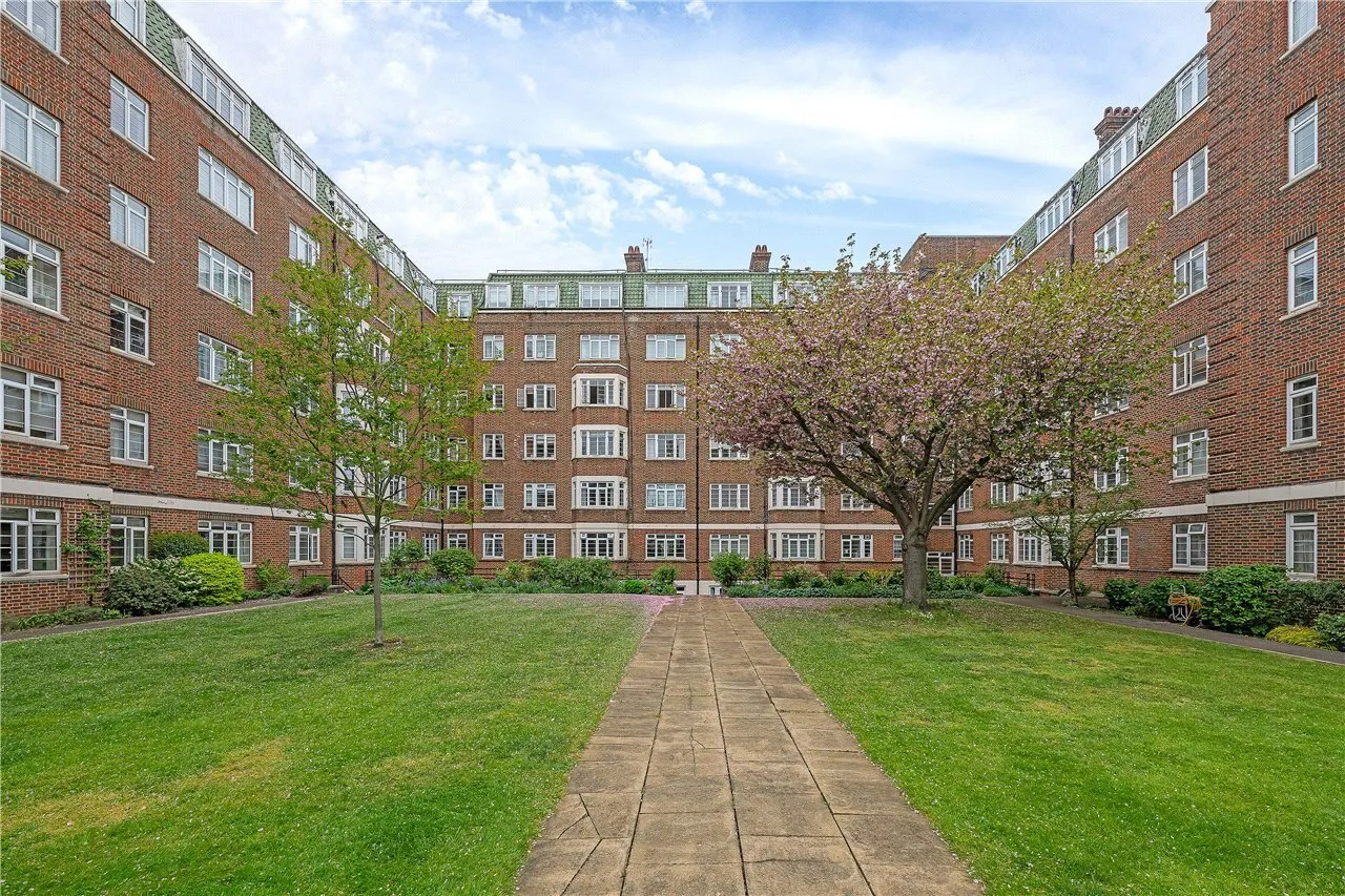 Pembroke Road, Kensington, London, W8, photo 2