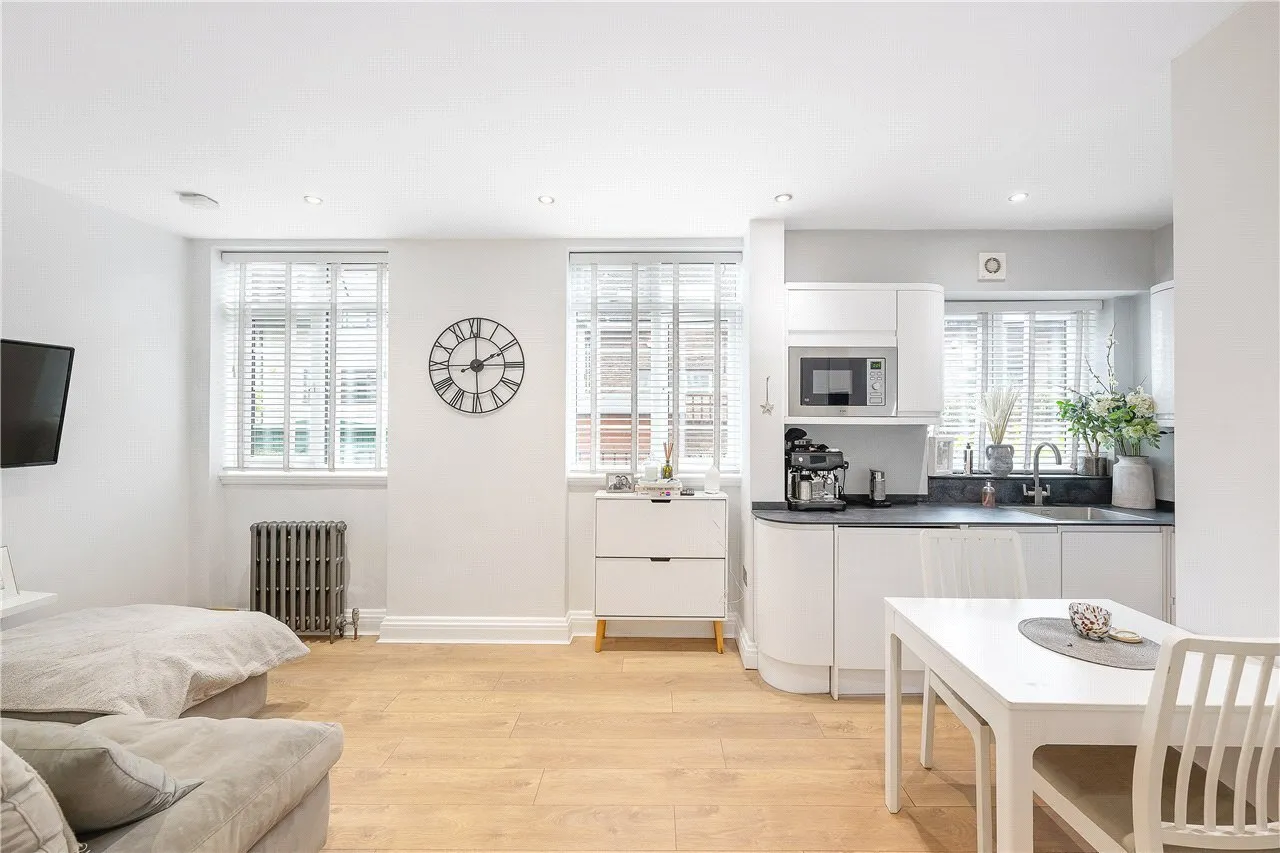 1 bed flat for sale — Pembroke Road, Kensington, London, W8