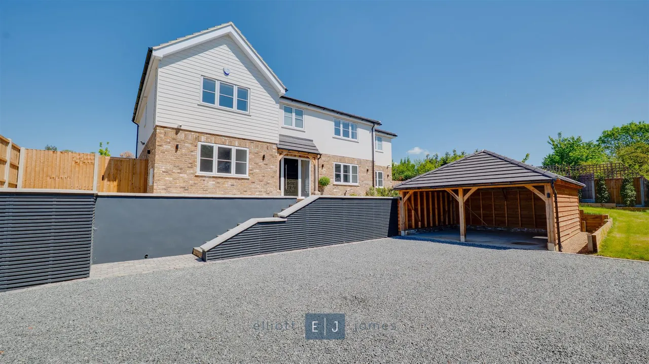 5 bed house for sale, Mott Street, Sewardstonebury, E4