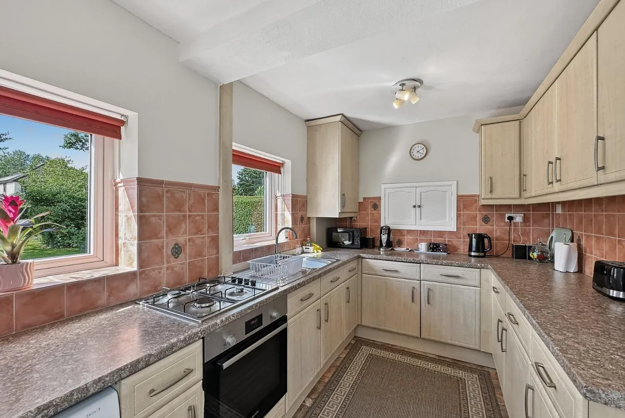 Greenway Road, Timperley WA15 6BD, photo 4