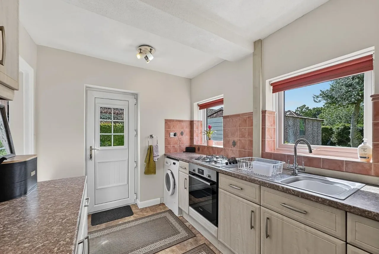 Greenway Road, Timperley WA15 6BD, photo 8