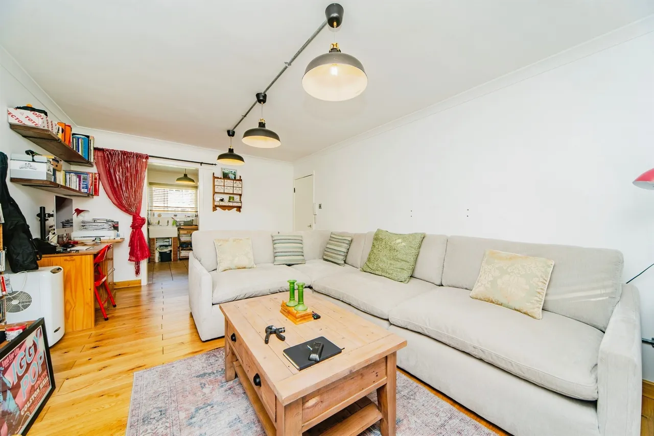 Trewartha Court, Whitchurch, CARDIFF, photo 6