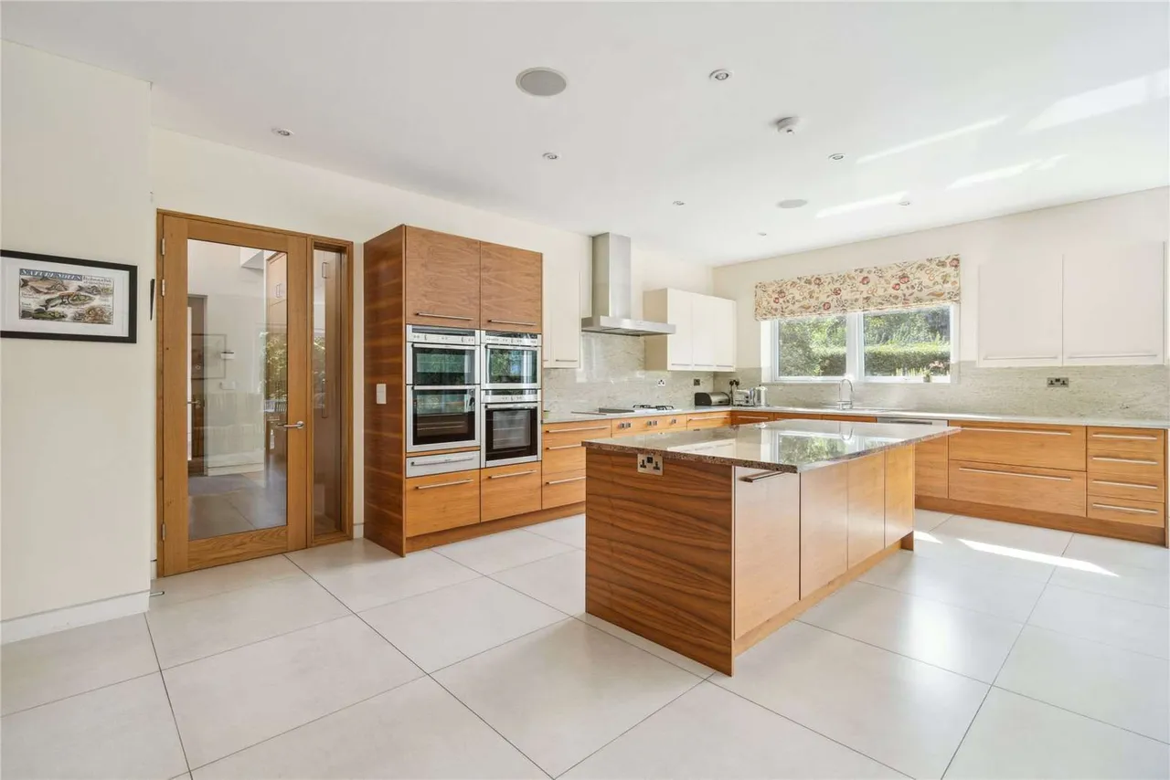 Copthorne Road, Croxley Green, Rickmansworth, Hertfordshire, WD3 4AE, photo 8
