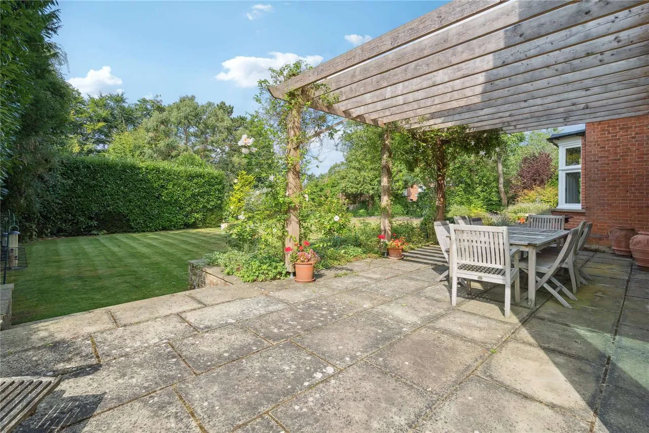 Copthorne Road, Croxley Green, Rickmansworth, Hertfordshire, WD3 4AE, photo 3