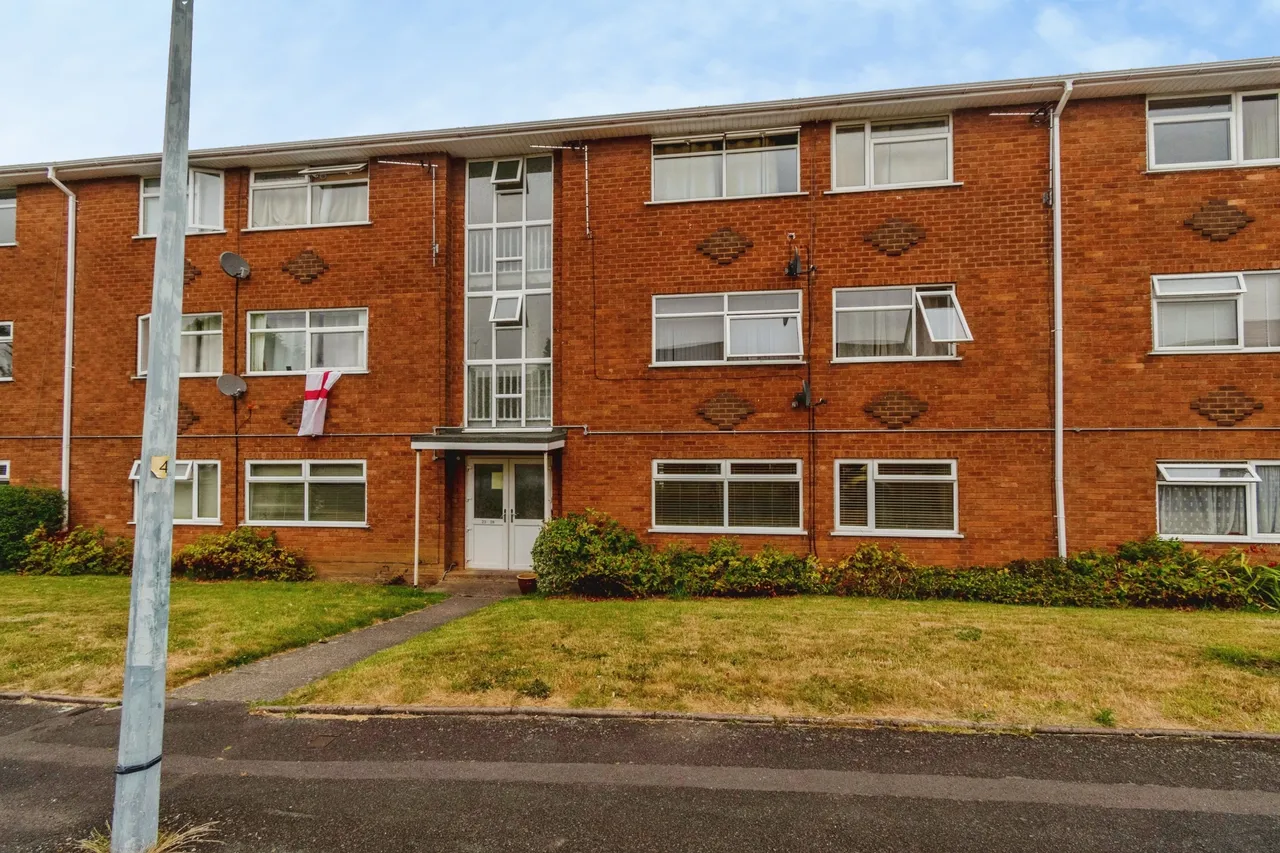 2 bed flat for sale, Gail Park, Wolverhampton, WV3