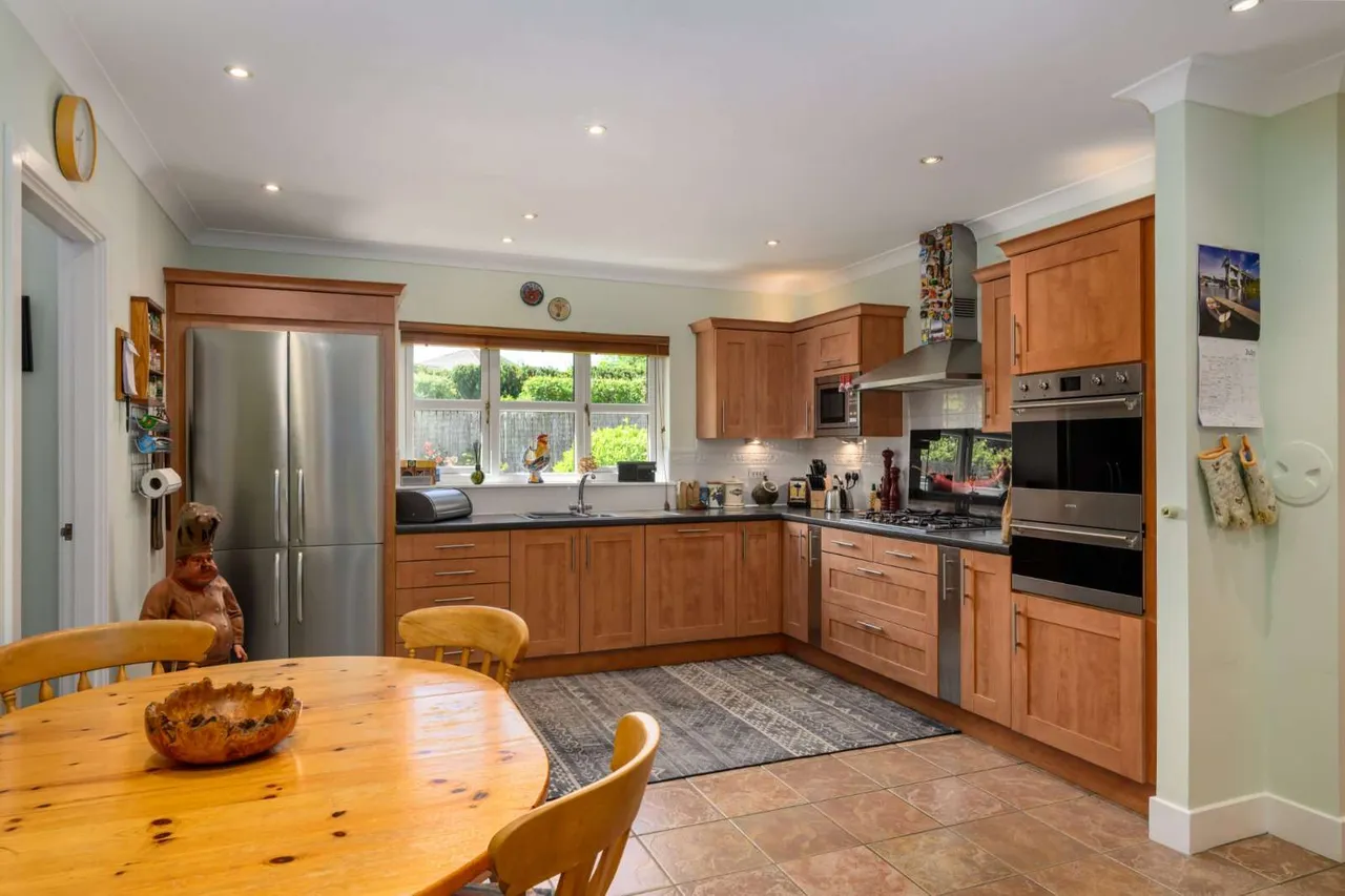 Pinegrove Gardens, Barnton, Edinburgh, EH4 8DA, photo 9