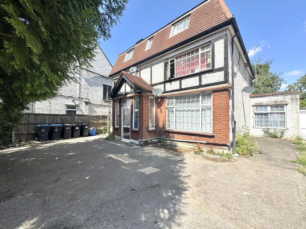 2 bed flat to rent, Forty Avenue, Wembley