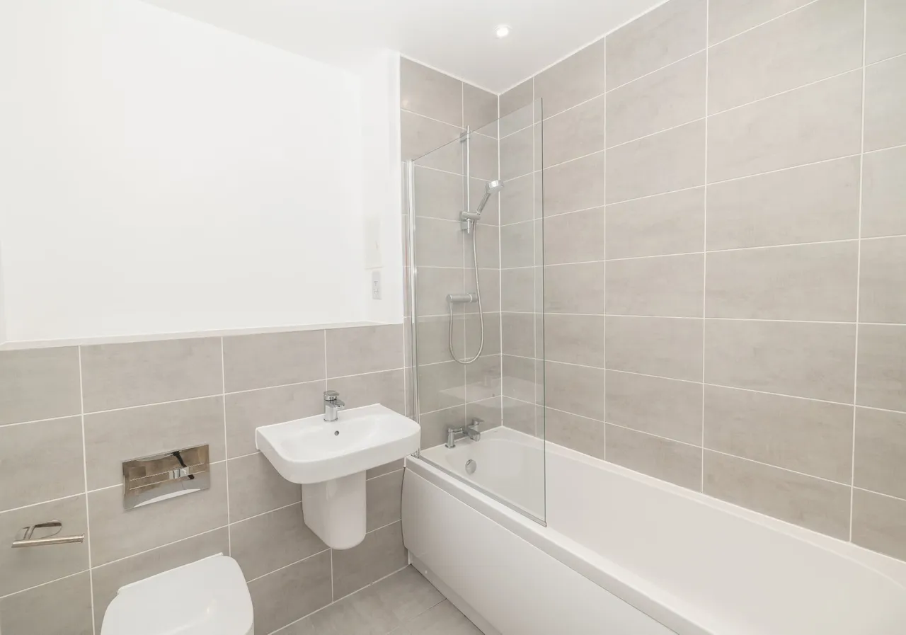 Walnut Tree Close, Guildford, GU1, photo 12