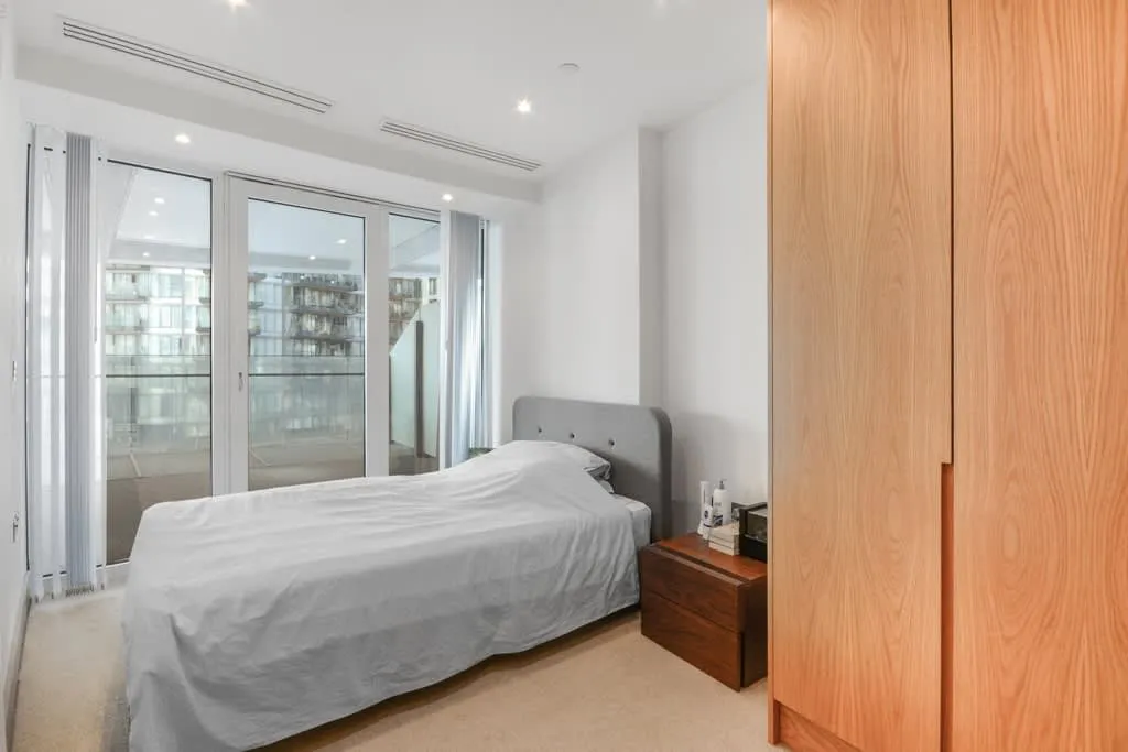 Arena Tower, Crossharbour Plaza, E14, photo 4
