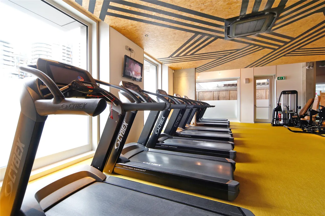 Arena Tower, Crossharbour Plaza, E14, photo 12