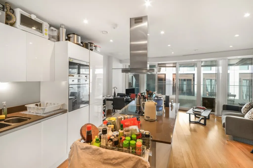 Arena Tower, Crossharbour Plaza, E14, photo 6