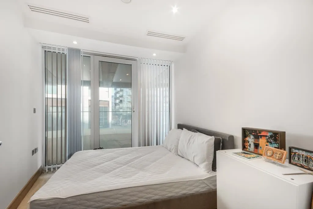 Arena Tower, Crossharbour Plaza, E14, photo 5