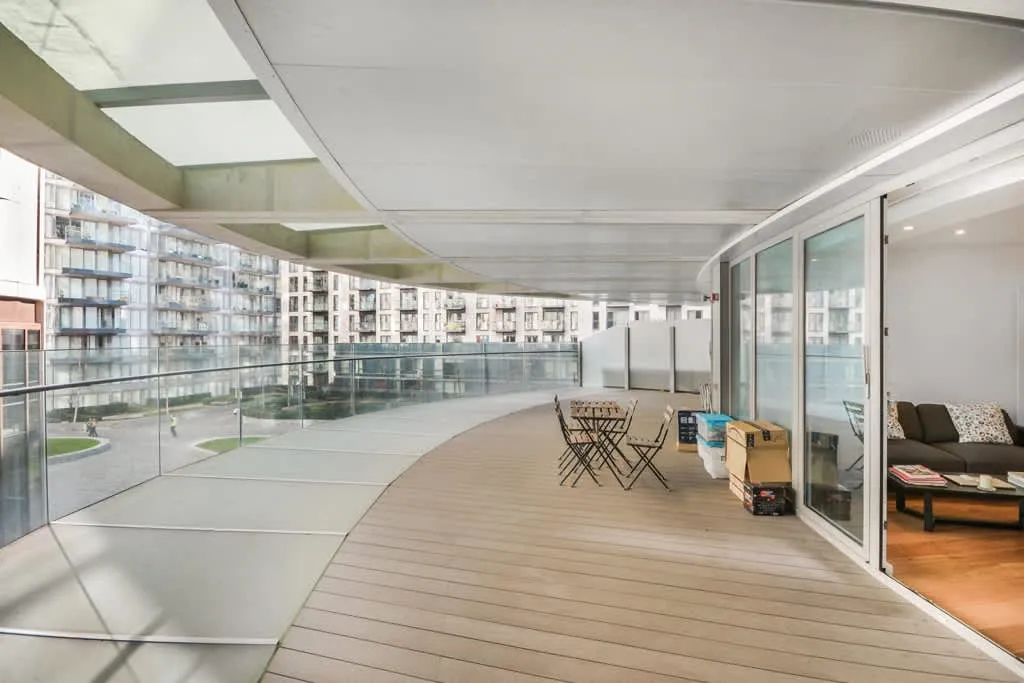 2 bed flat for sale, Arena Tower, Crossharbour Plaza, E14