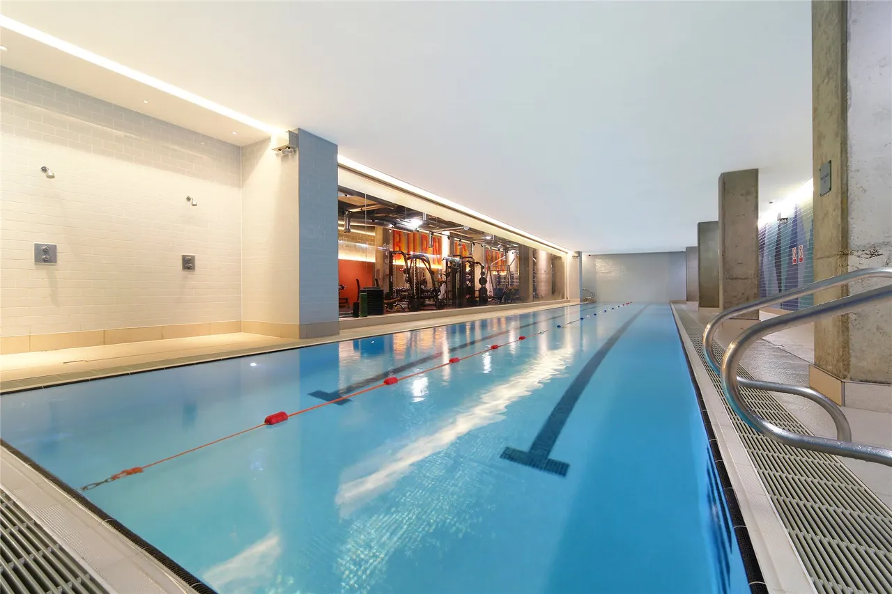 Arena Tower, Crossharbour Plaza, E14, photo 11