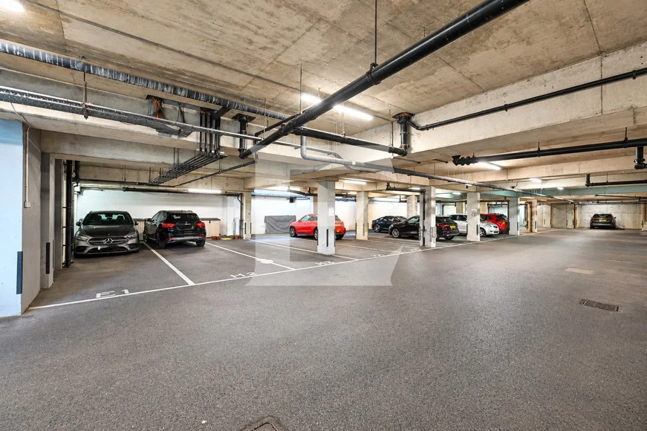 St. Vincents Lane, Mill Hill, NW7, photo 18