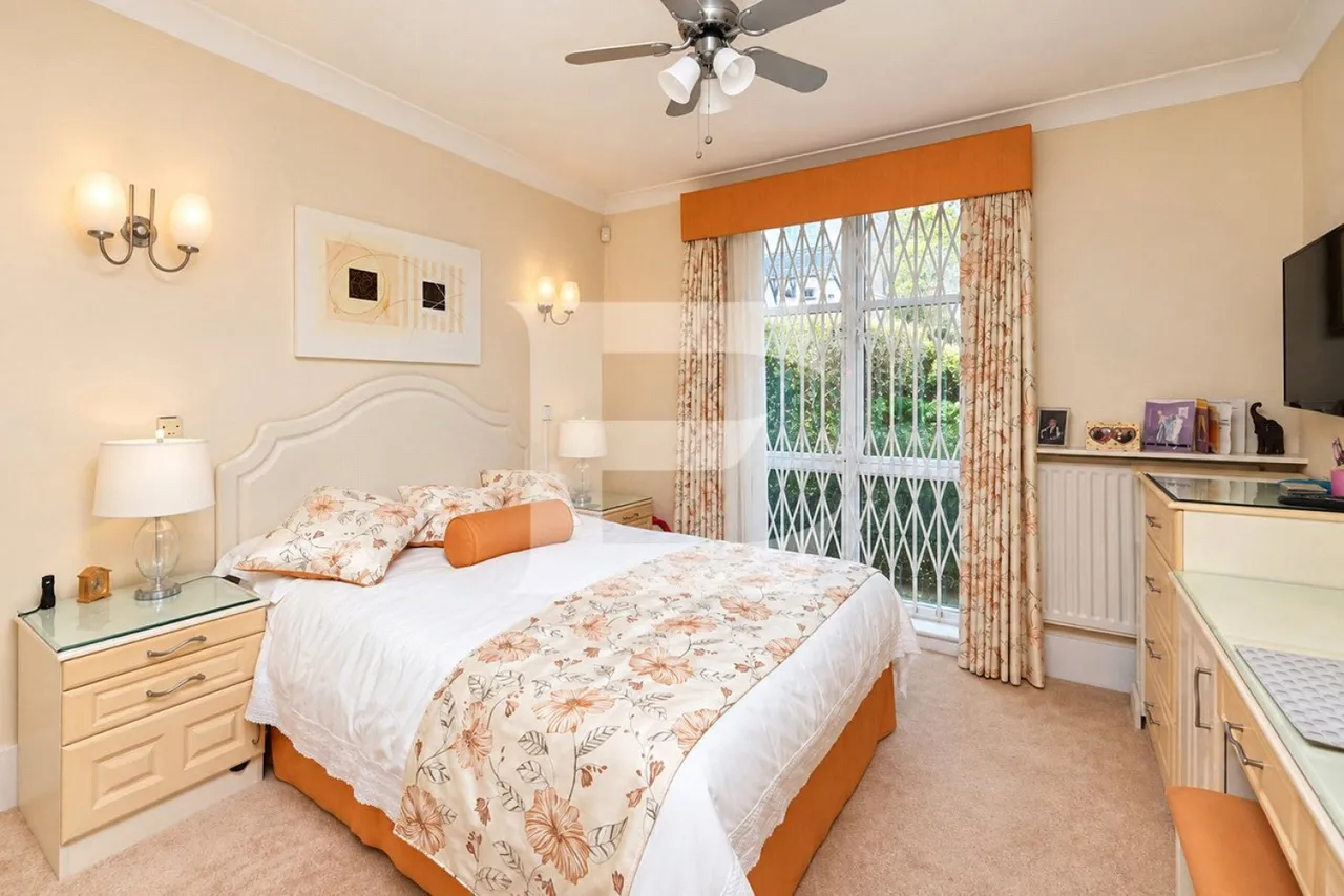 St. Vincents Lane, Mill Hill, NW7, photo 6
