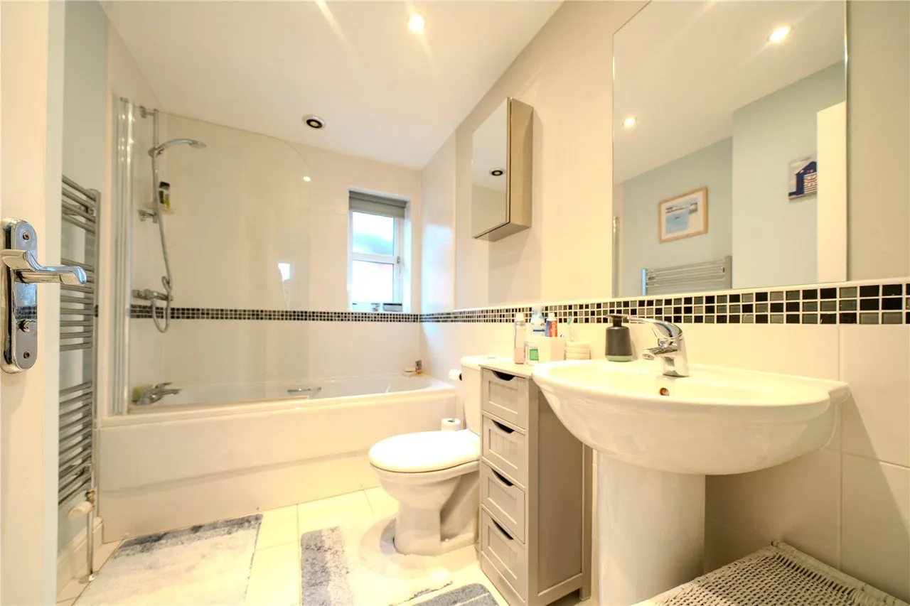 The Oval, Farsley, LS28, photo 9