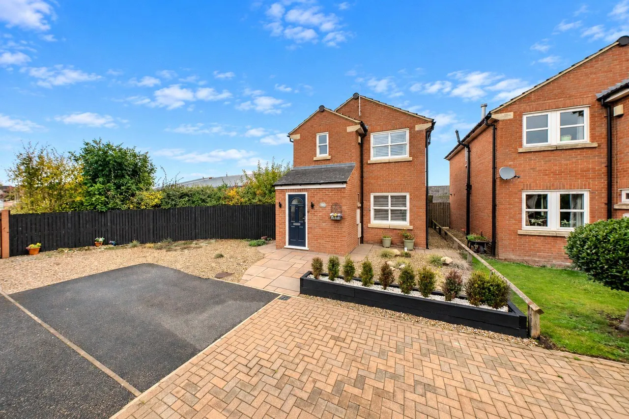 The Oval, Farsley, LS28, photo 15
