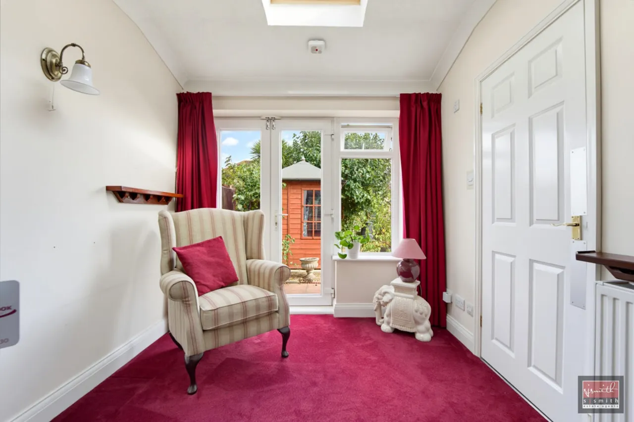 Stanwell Road, Ashford, photo 8