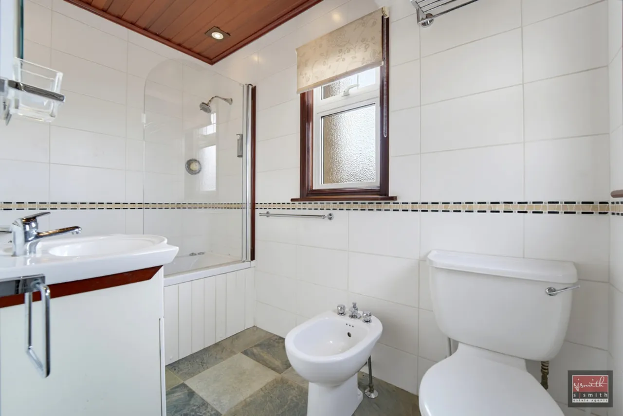 Stanwell Road, Ashford, photo 11