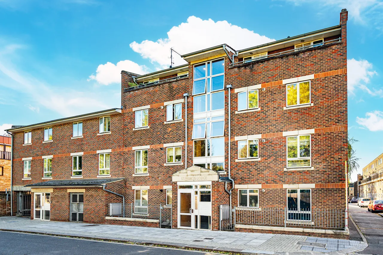 2 bed flat for sale, London, N17
