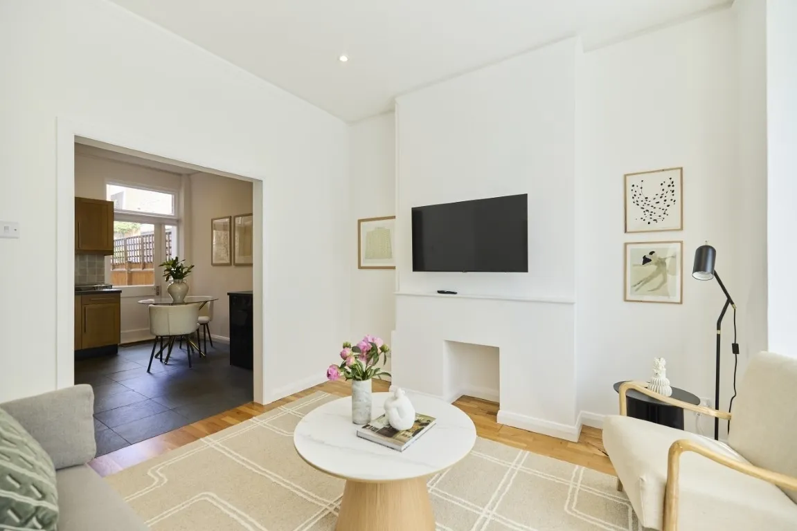 Barcombe Avenue London SW2, photo 4