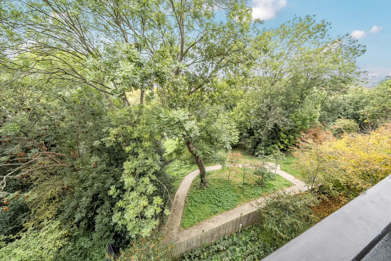 Ridge Place, Kent, BR5, photo 13