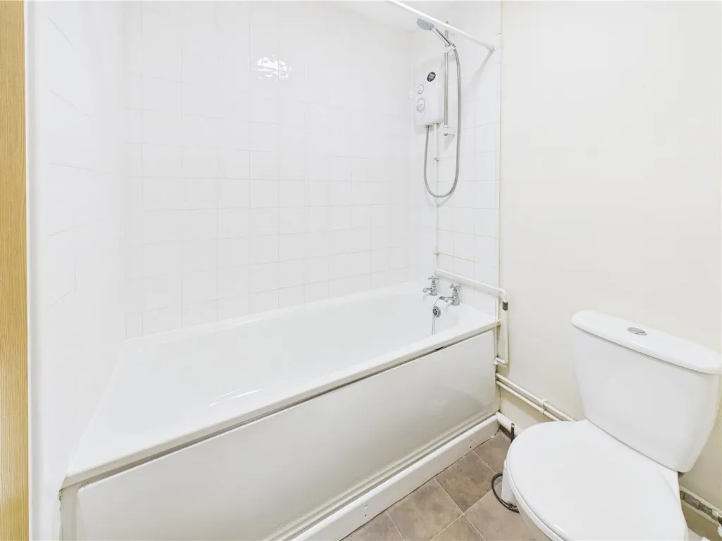 Hanstone Close, Cirencester, photo 7