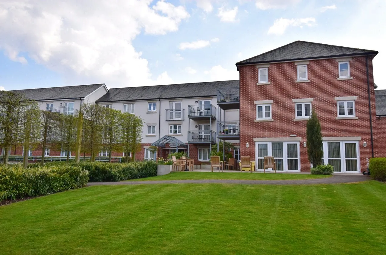 Emma Court, Southern Road, Basingstoke, RG21, photo 7