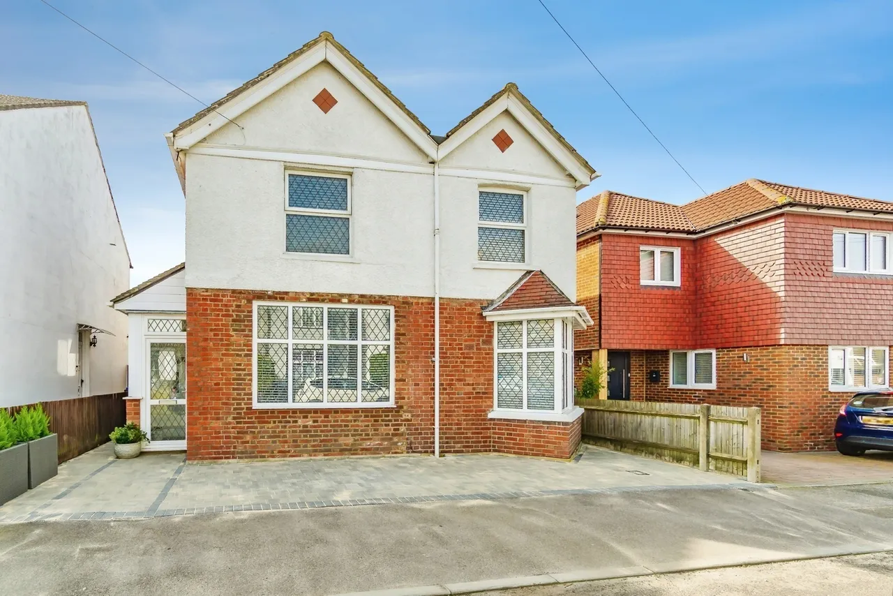 4 bed house for sale — Addison Road, Caterham, Surrey, CR3