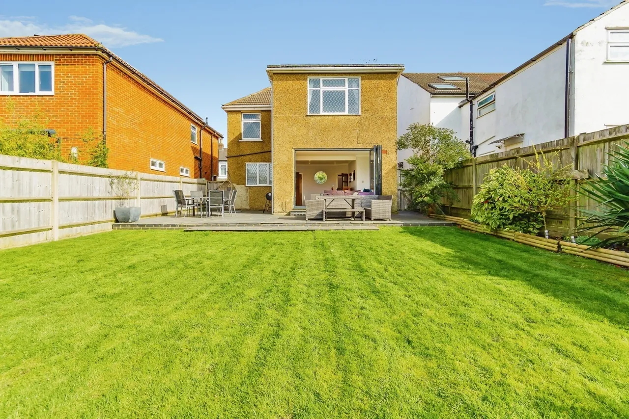 Addison Road, Caterham, Surrey, CR3, photo 2