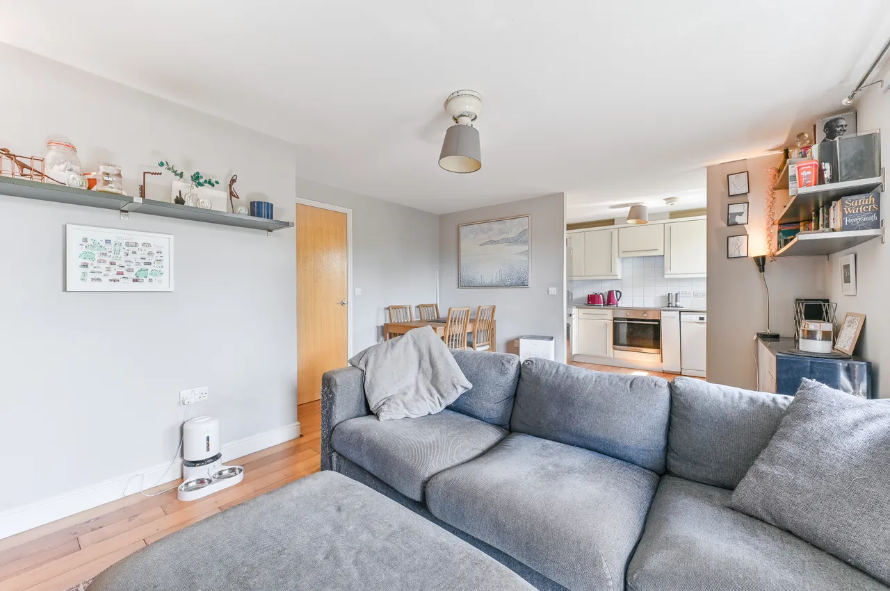 Flat 11, Innerd Court, 1 Clarke Close, Croydon, photo 10