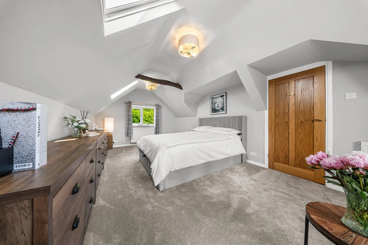Buckstones Road, Shaw, OL2, photo 15