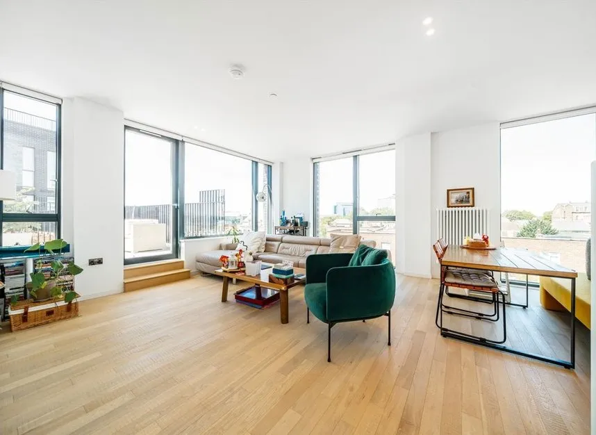 West Bradbury Yard, Brentford, TW8, photo 6
