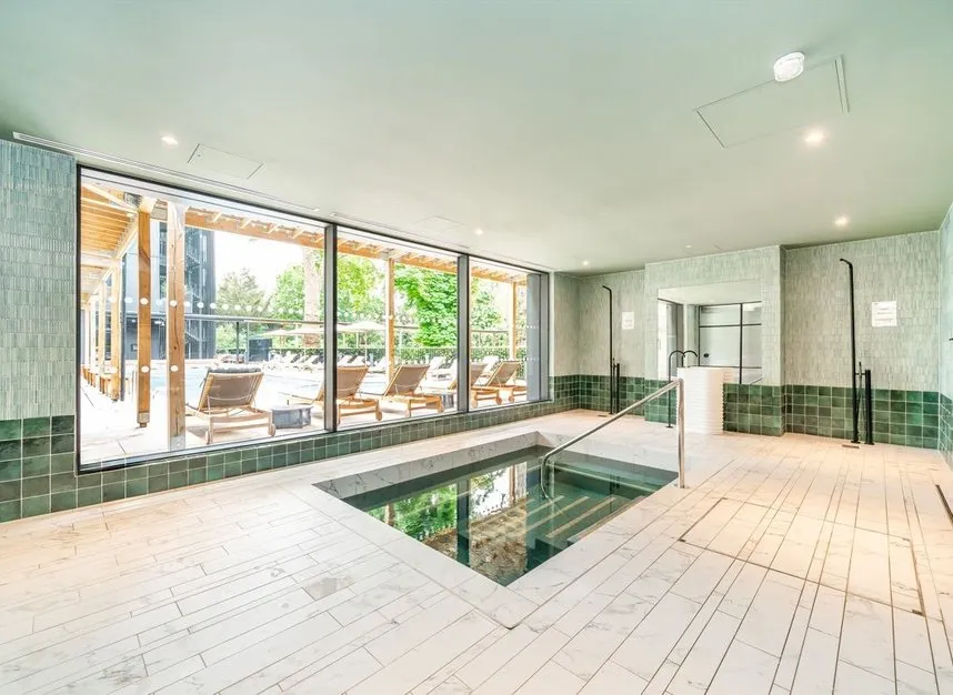 West Bradbury Yard, Brentford, TW8, photo 9