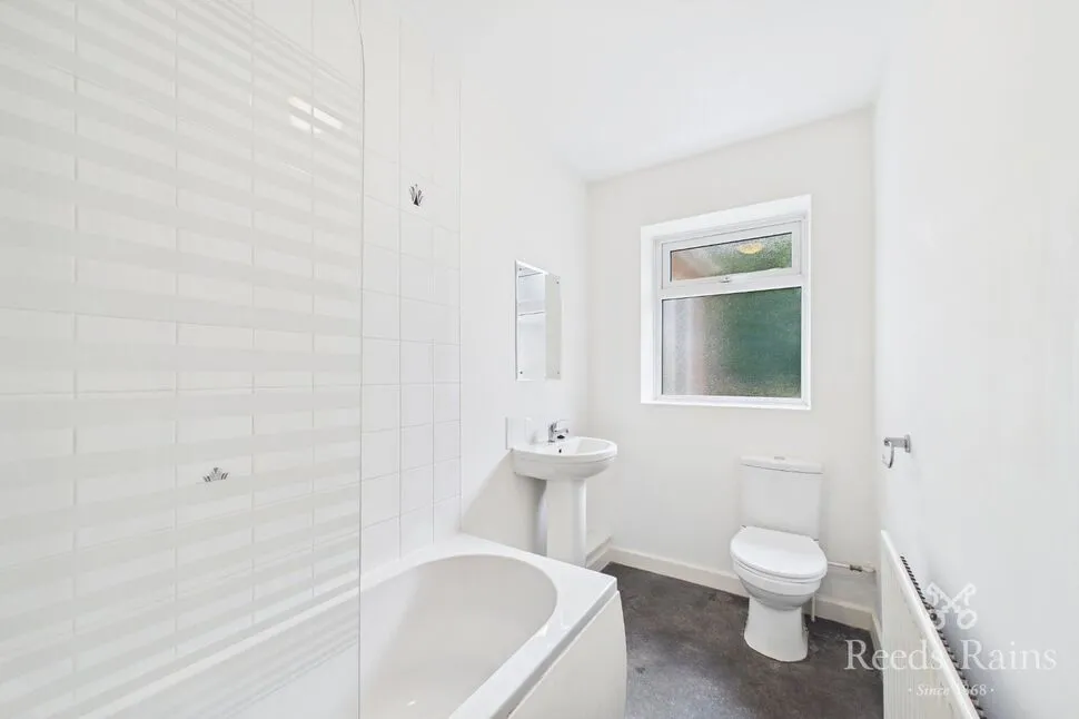 Woodkirk Avenue, Tingley, WF3, photo 8