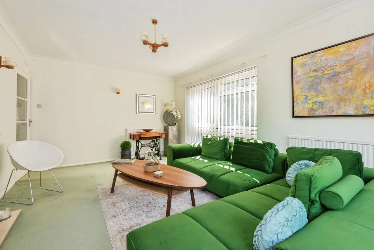Ermyn Way, Leatherhead, KT22, photo 4