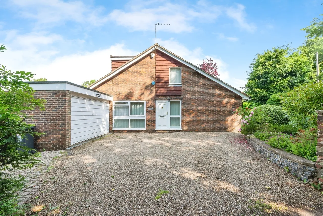 3 bed house for sale, Ermyn Way, Leatherhead, KT22