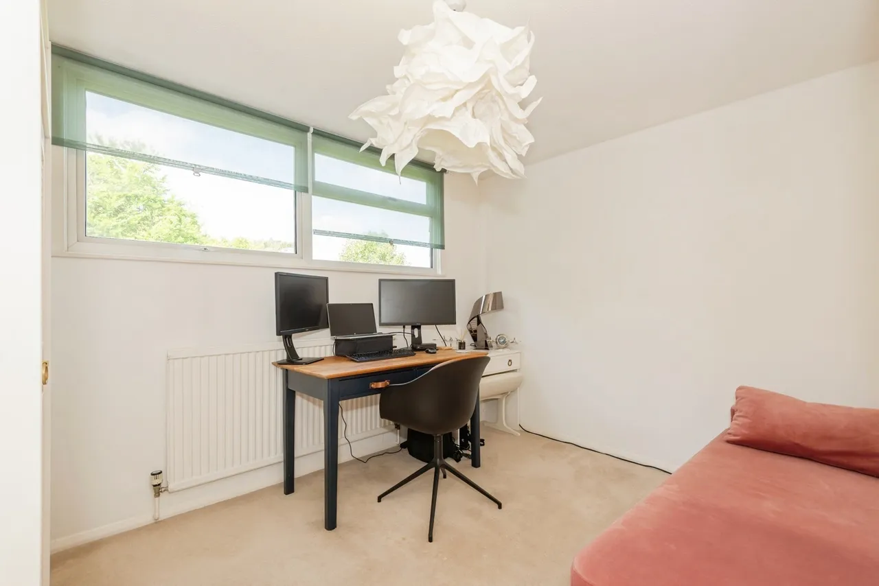 Ermyn Way, Leatherhead, KT22, photo 12