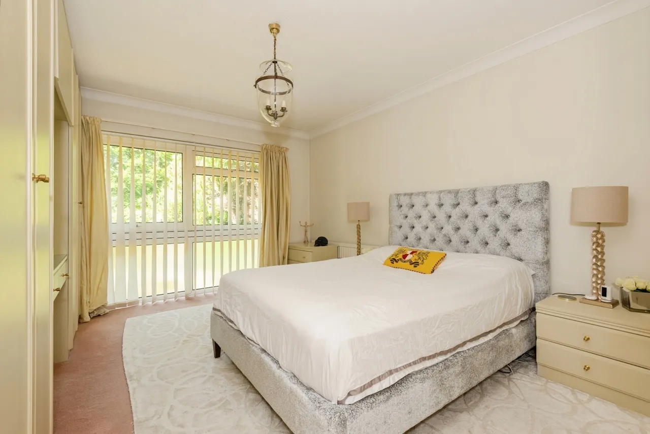 Ermyn Way, Leatherhead, KT22, photo 9
