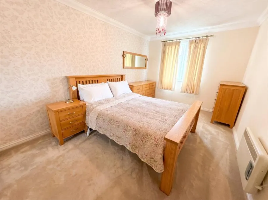 Firwood Drive, Camberley, GU15, photo 4