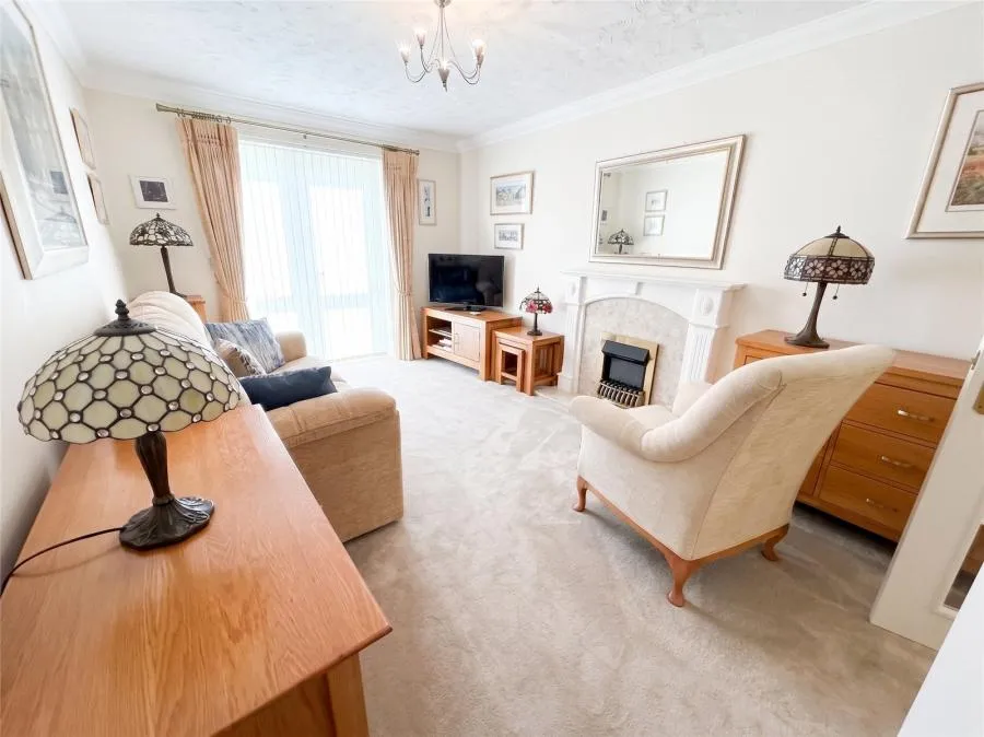 Firwood Drive, Camberley, GU15, photo 2