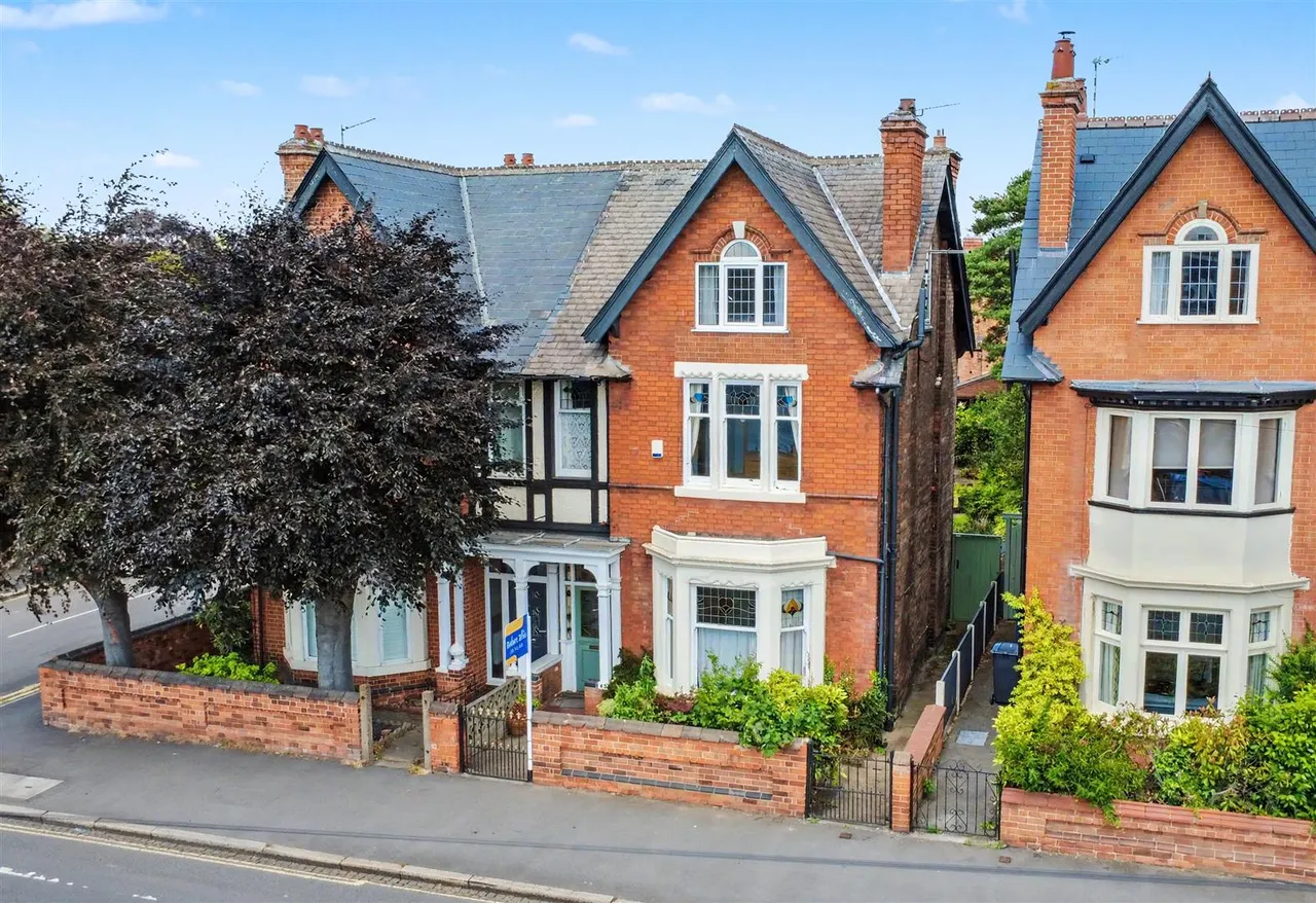 5 bed house for sale, Nottingham Road, Long Eaton, NG10